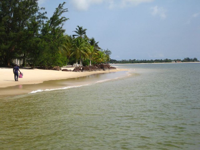 Pointe Denis Beach