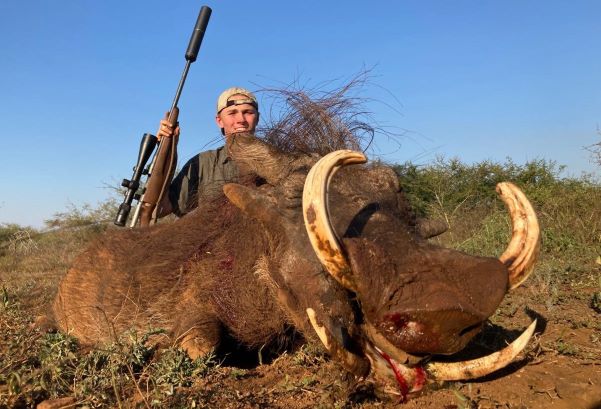 Warthog Hunting in South Africa, KwaZulu Natal 4 x Hunters