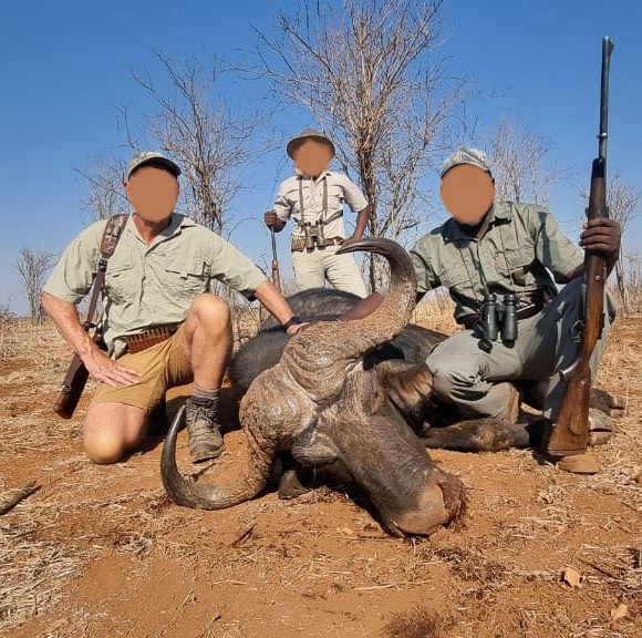Cape Buffalo Hunting in Zimbabwe: 2025 Year-End Special